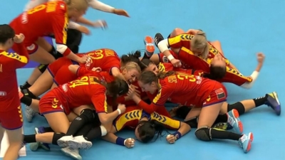 Moment istoric pentru handbalul românesc! Imaginile bucuriei după victoria la limită cu Ungaria